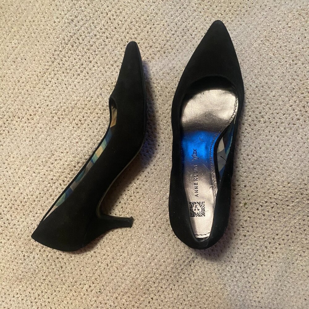 Gorgeous Anne Klein Kitten Heels